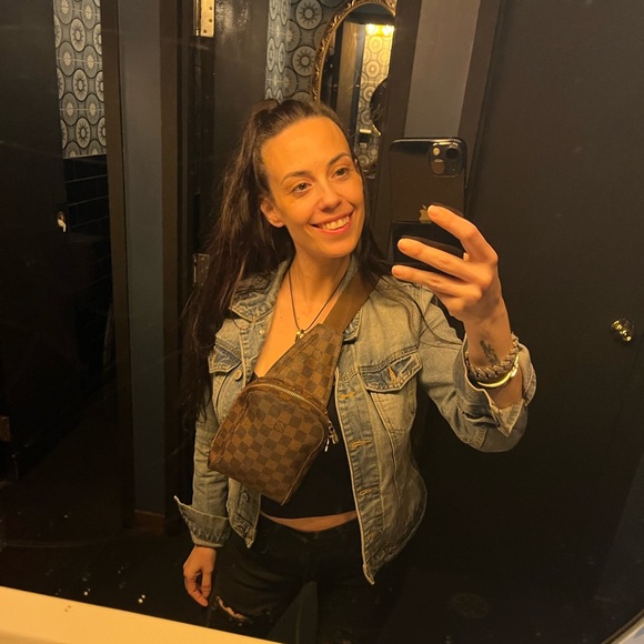 Meet your Posher, Jessica who is the owner of House 88 Boutique. - Picture 6 of 8